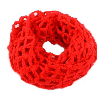 Červený kruhový šátek Karol C2