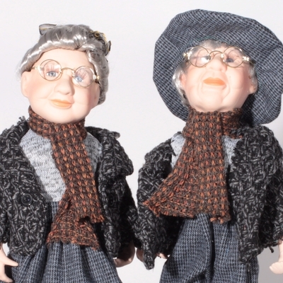 DOLL set Oldřiška porcelánové panenky děda s babičkou 40 cm - 2