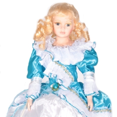Porcelánová panenka Emma 55 cm blondýnka v zámeckých šatech - 2